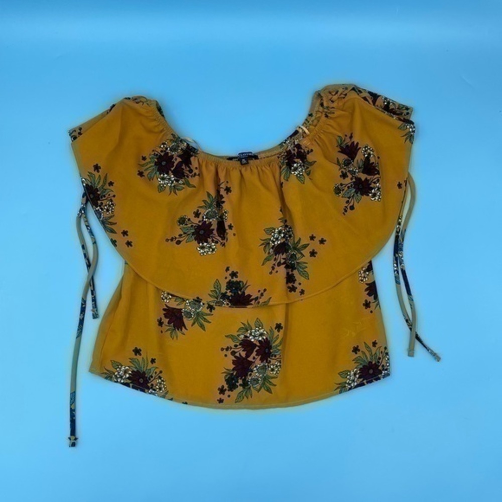 One Clothing Floral - Lace Sleeve Top